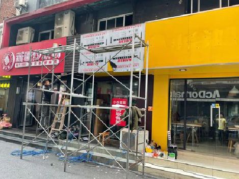 福泉制作广告招牌如何避免它发黄？